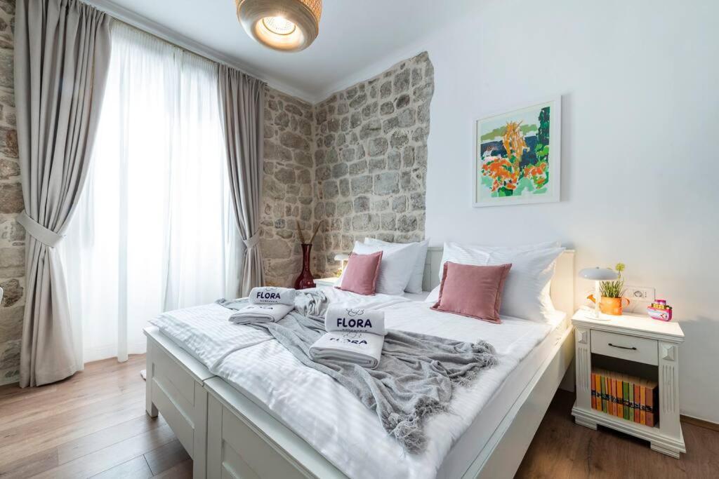 Flora-Heartbeat Old City Three Bedrooms Apartment 杜布罗夫尼克 外观 照片