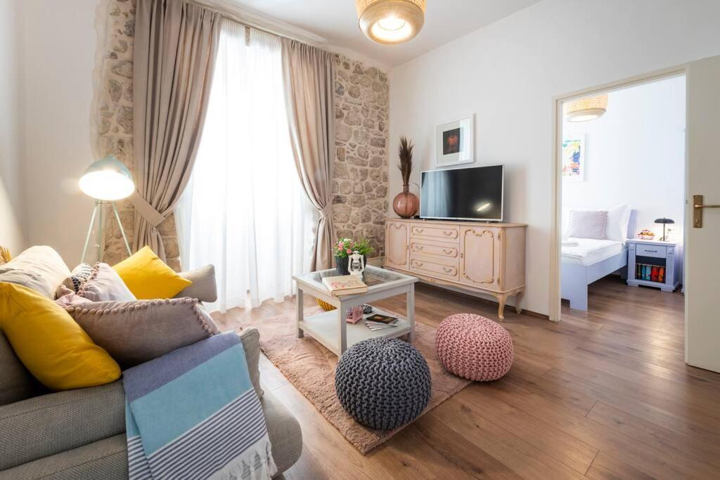 Flora-Heartbeat Old City Three Bedrooms Apartment 杜布罗夫尼克 外观 照片