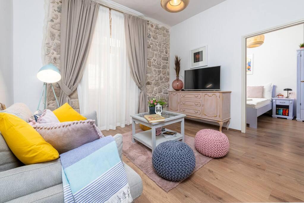 Flora-Heartbeat Old City Three Bedrooms Apartment 杜布罗夫尼克 外观 照片