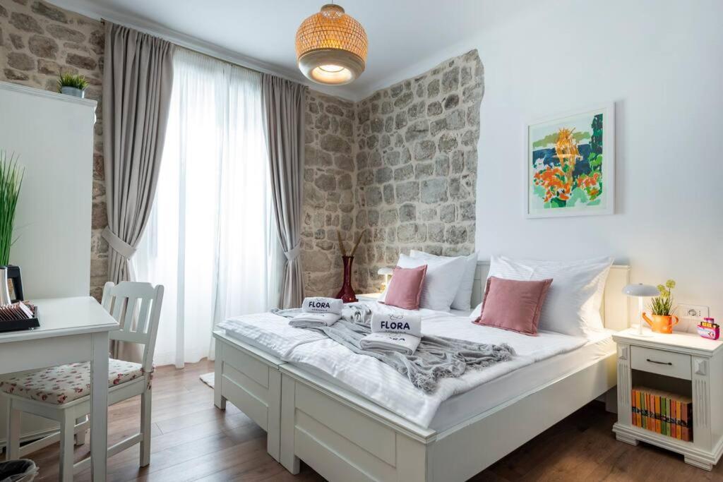 Flora-Heartbeat Old City Three Bedrooms Apartment 杜布罗夫尼克 外观 照片