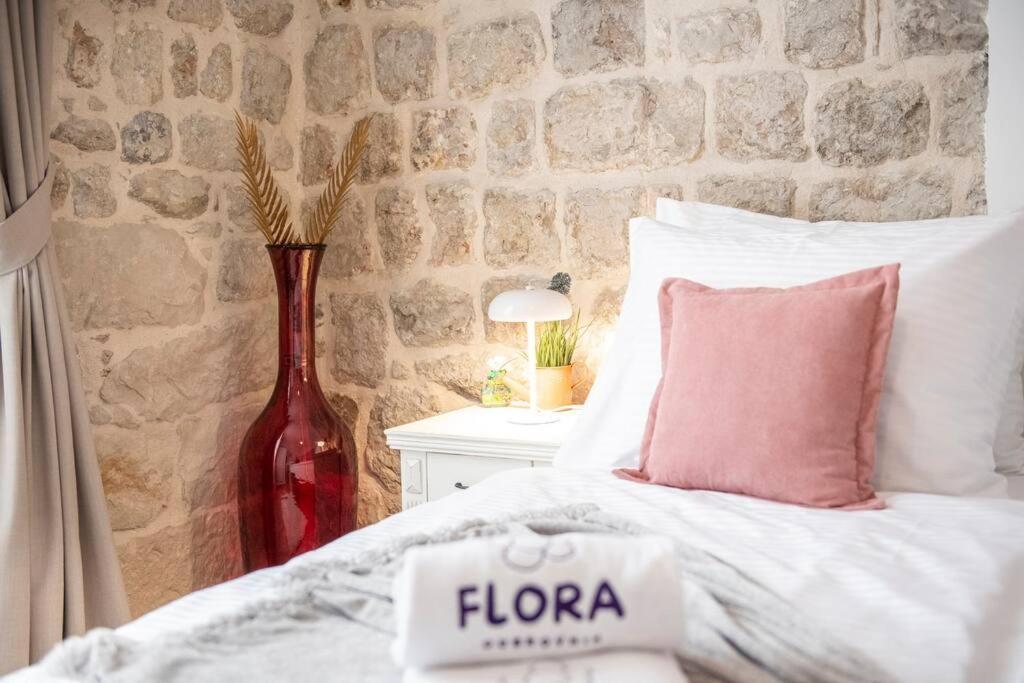 Flora-Heartbeat Old City Three Bedrooms Apartment 杜布罗夫尼克 外观 照片