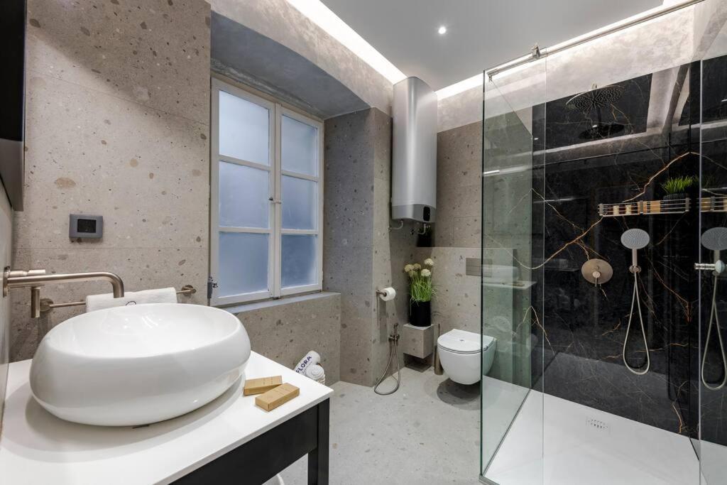Flora-Heartbeat Old City Three Bedrooms Apartment 杜布罗夫尼克 外观 照片