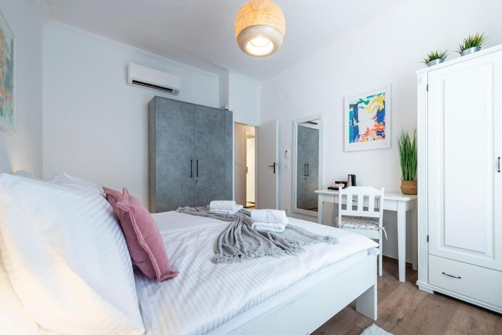 Flora-Heartbeat Old City Three Bedrooms Apartment 杜布罗夫尼克 外观 照片