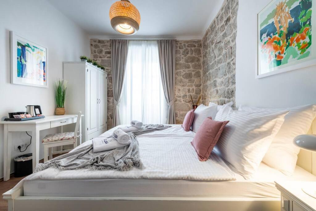 Flora-Heartbeat Old City Three Bedrooms Apartment 杜布罗夫尼克 外观 照片
