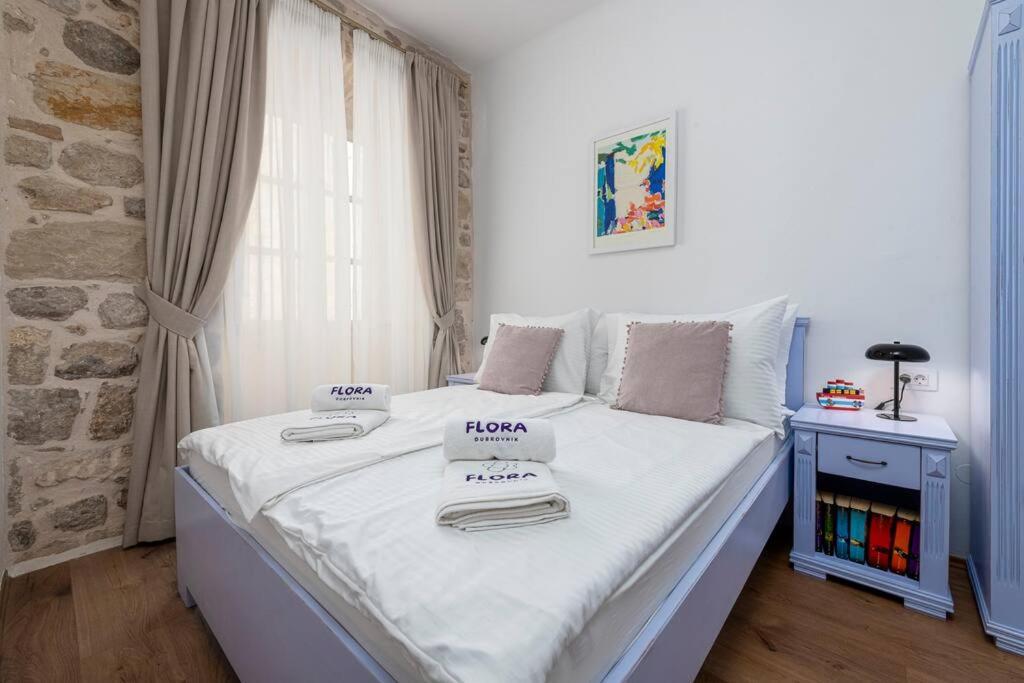 Flora-Heartbeat Old City Three Bedrooms Apartment 杜布罗夫尼克 外观 照片